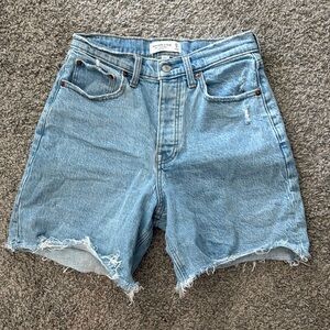abercrombie curve love dad short